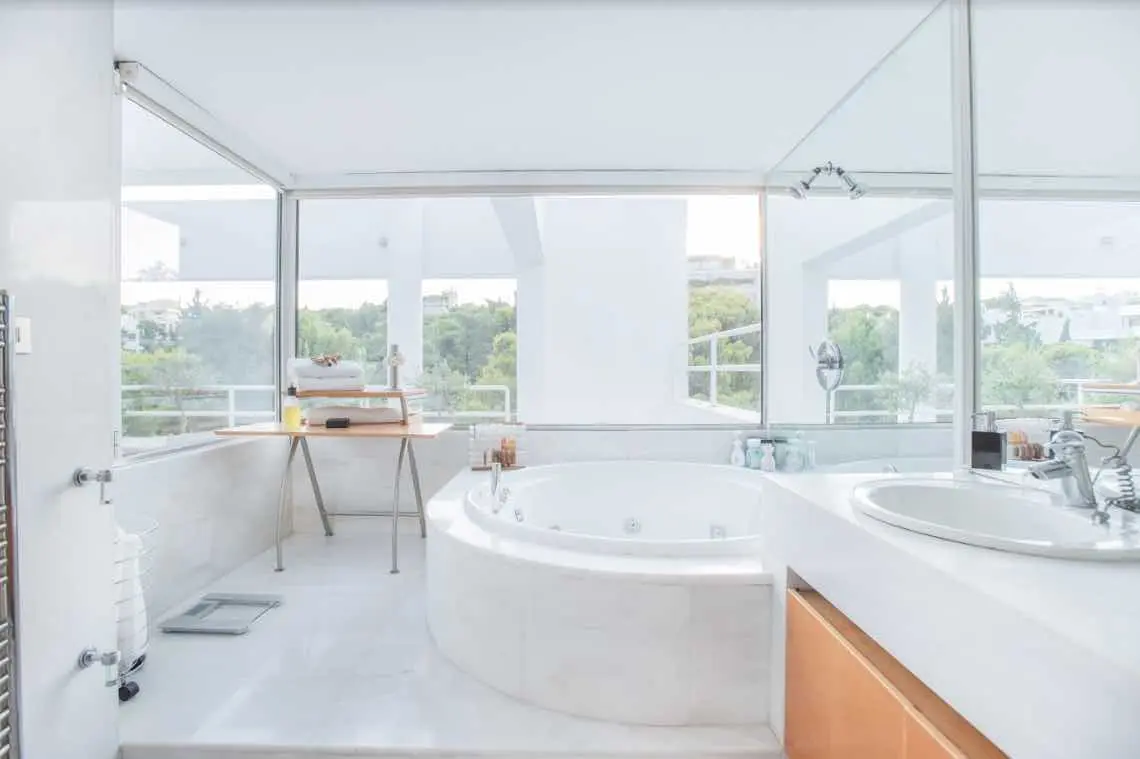 Timeless detached residence just a 5-minute walk from Vouliagmeni beach