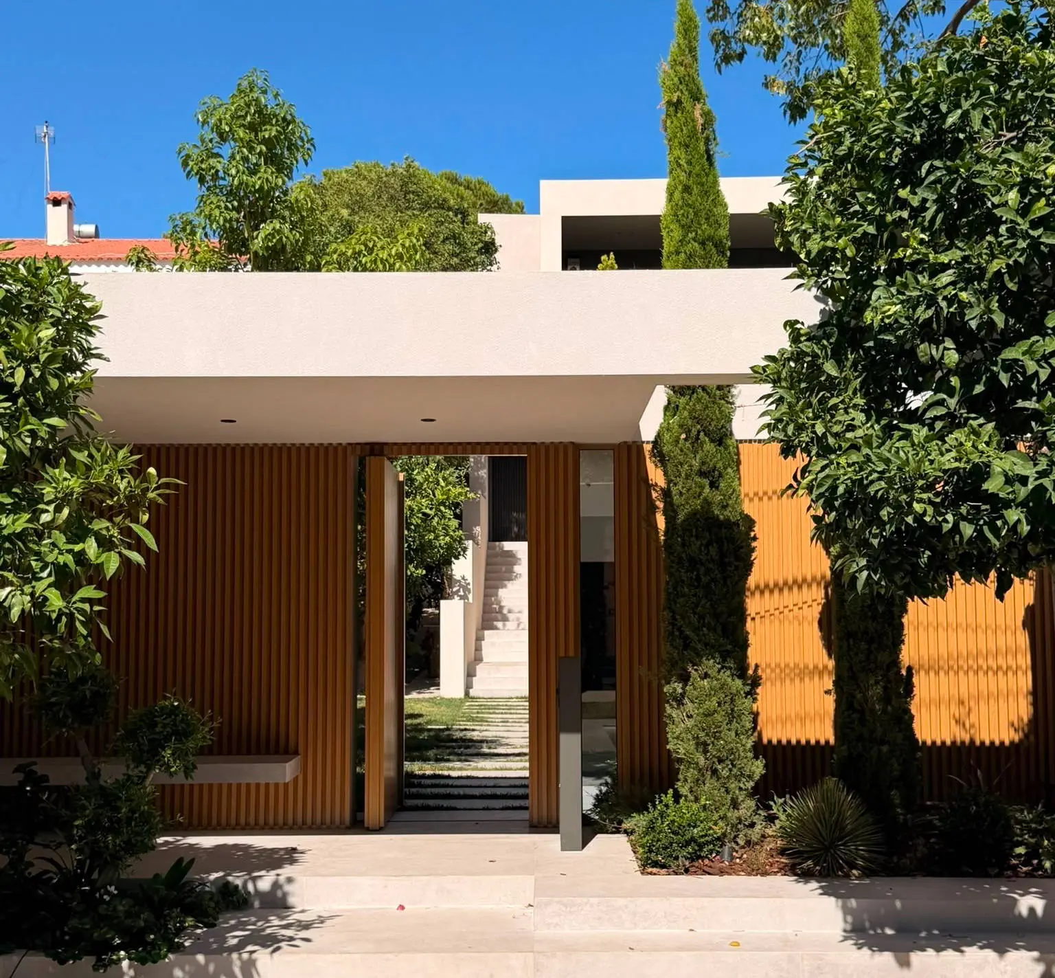 bh-27ab1ba0cffd Luxury detached residence in Vouliagmeni I Ready to move in