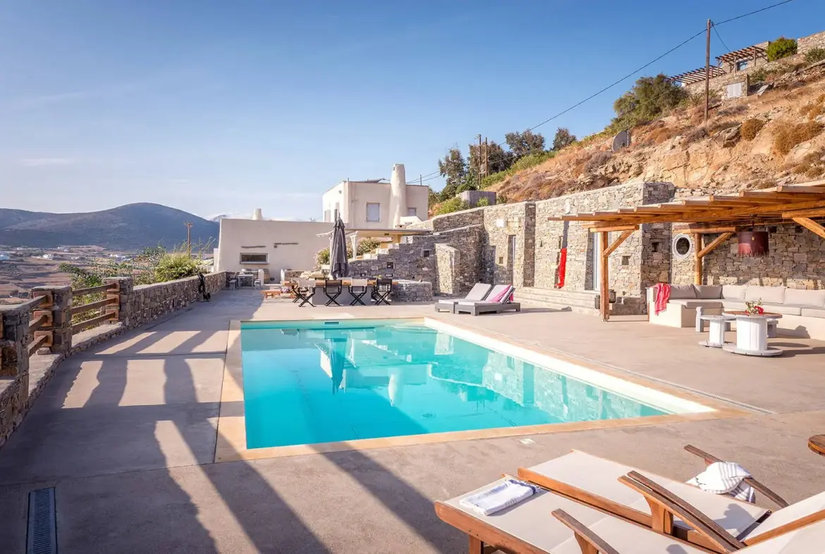 Distinctive-style villa in Kolymbithres, Paros