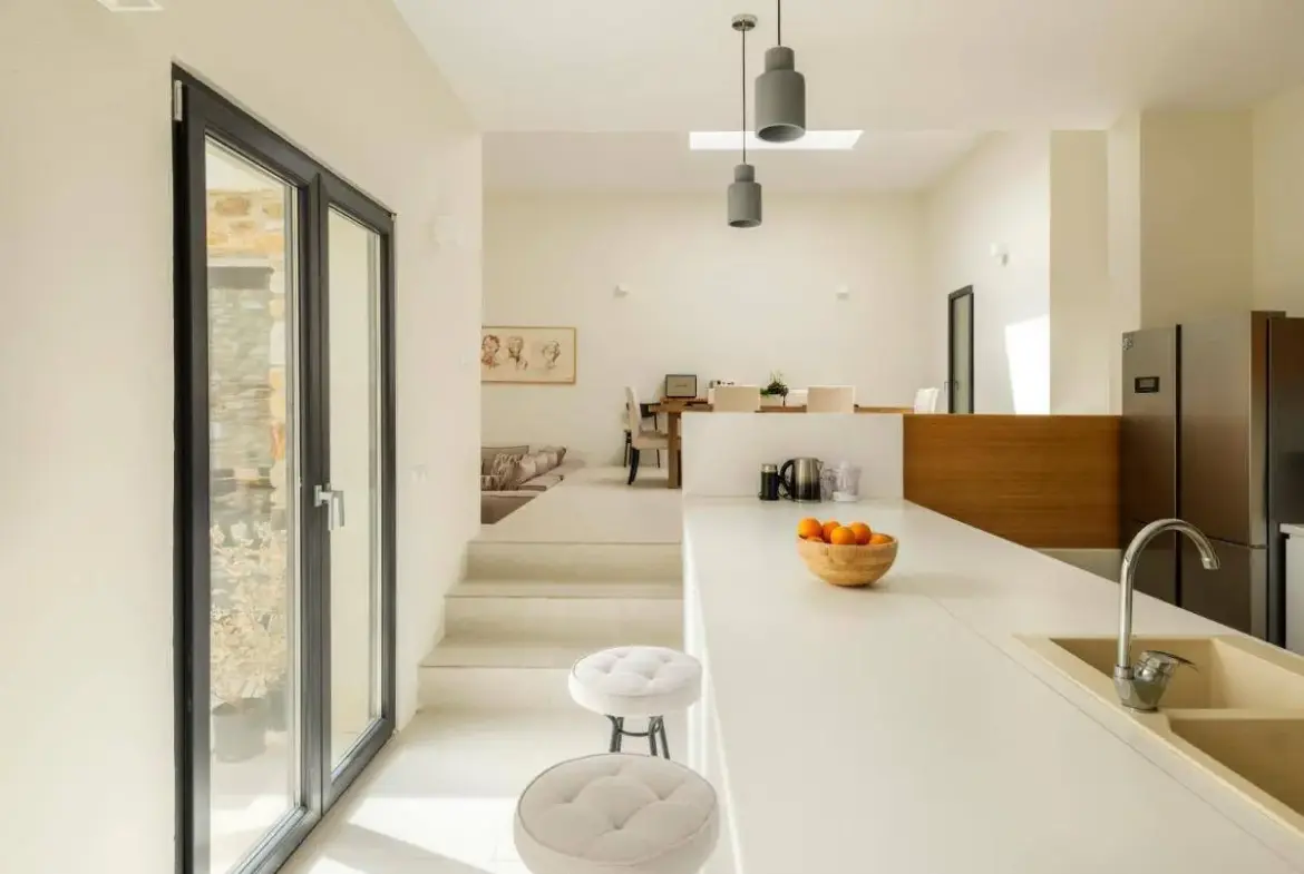 Antiparos exclusive villa with 5 private suites