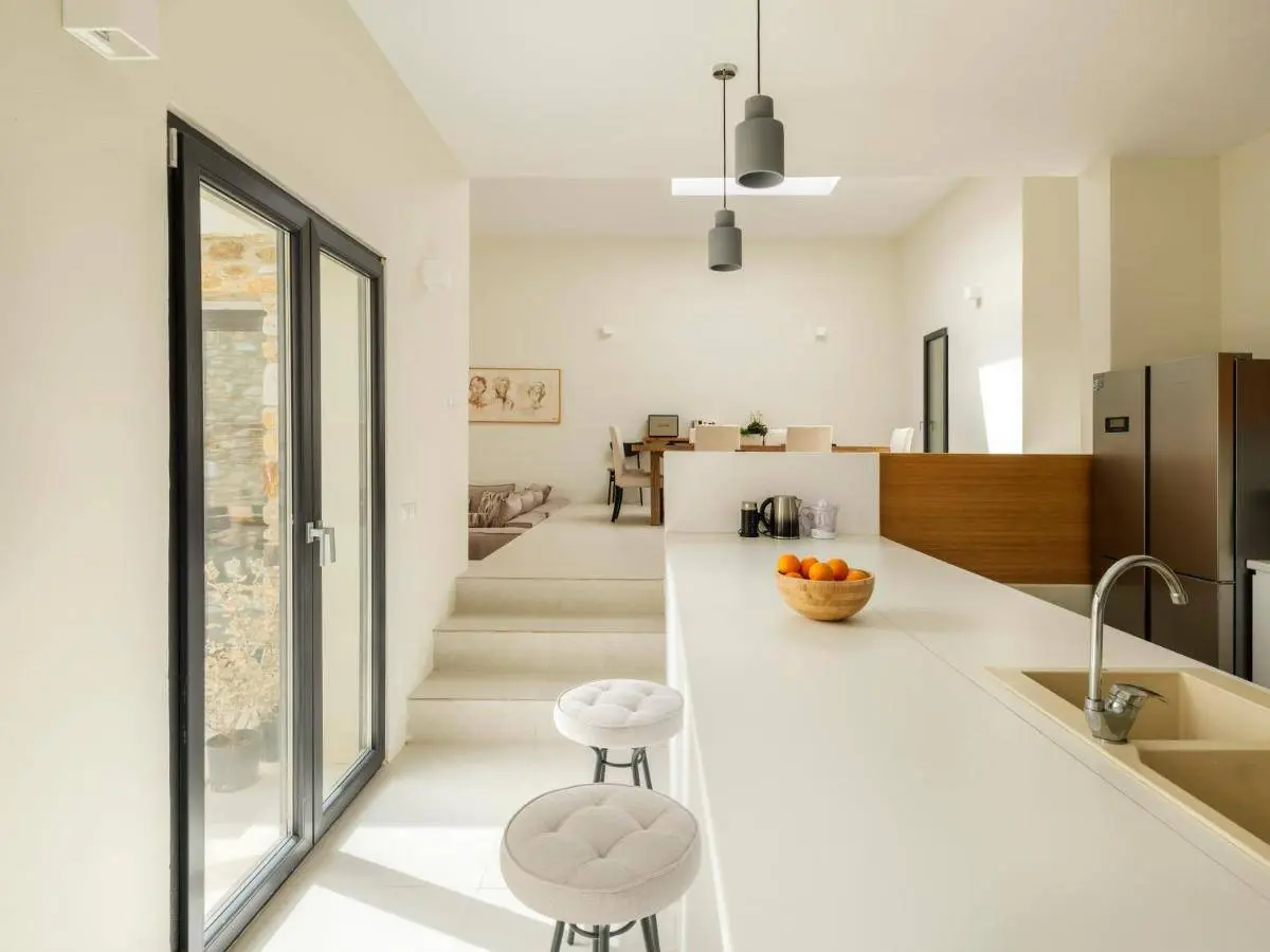 Antiparos exclusive villa with 5 private suites
