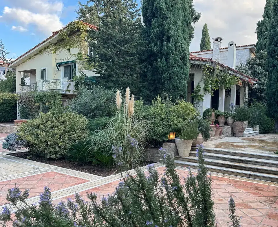 Stylish mansion comprising two residences & a large swimming pool in Nea Erythraia