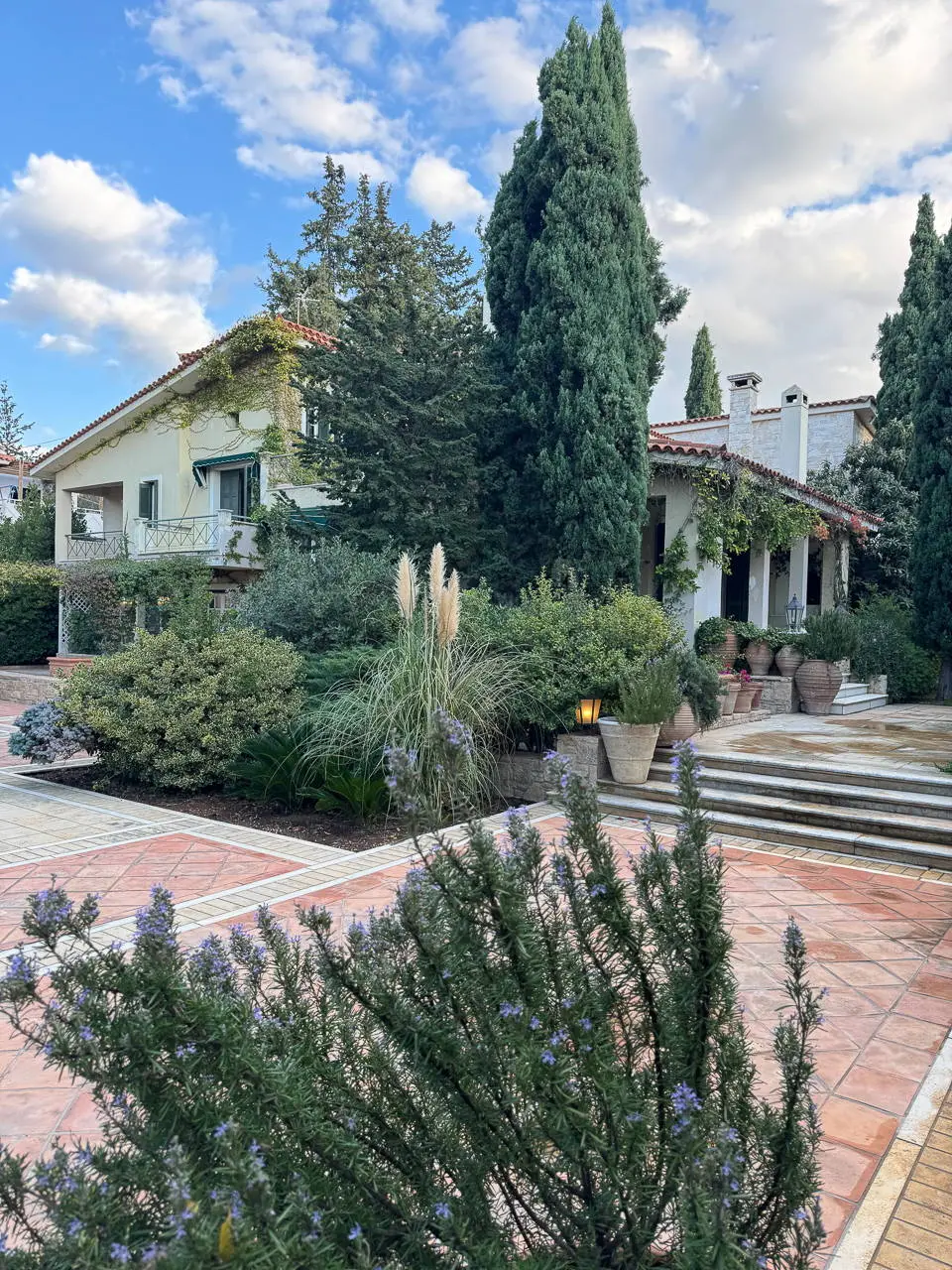 Stylish mansion comprising two residences & a large swimming pool in Nea Erythraia