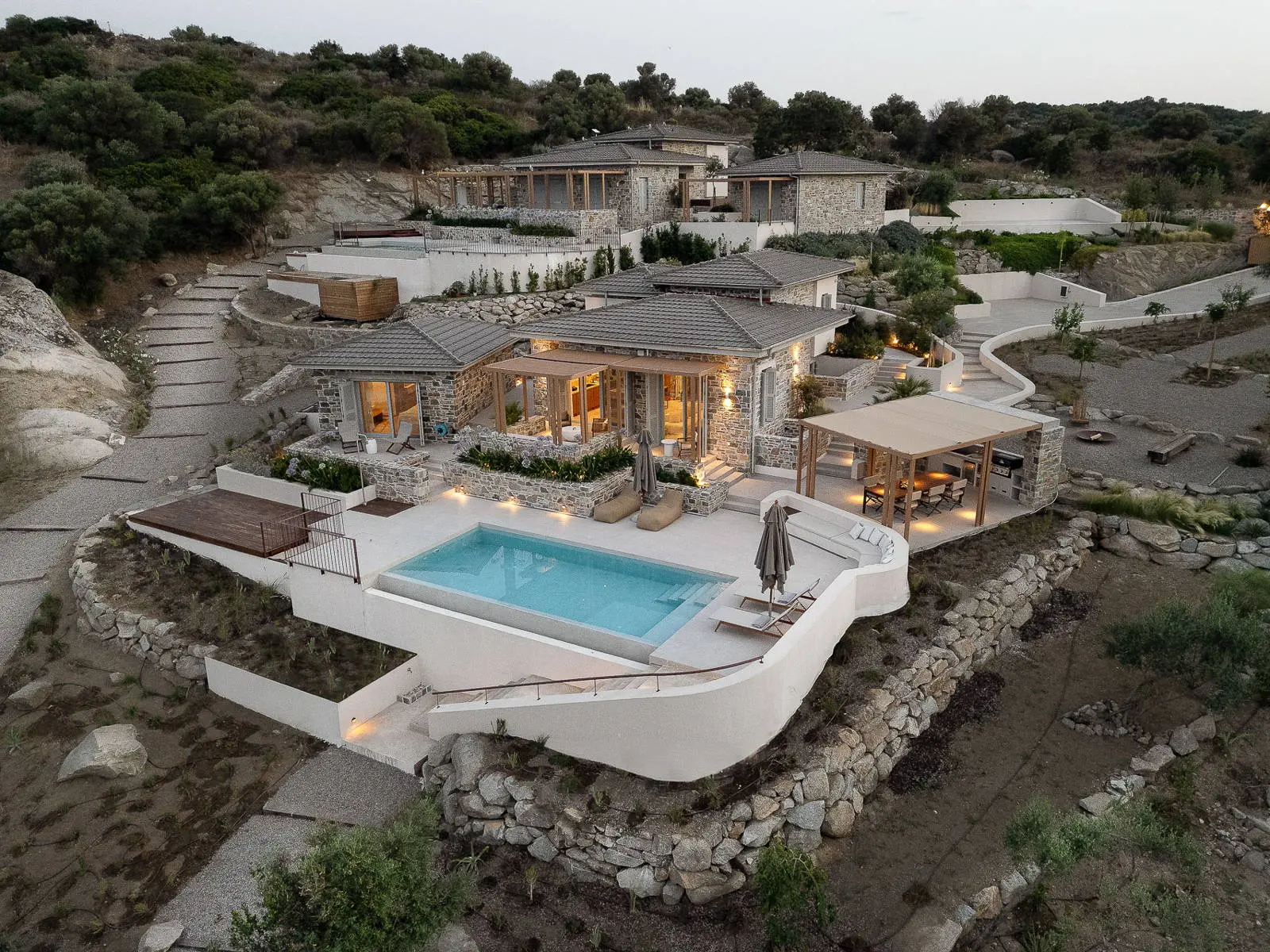 bh-2b270db82345 High quality design villa with beach access