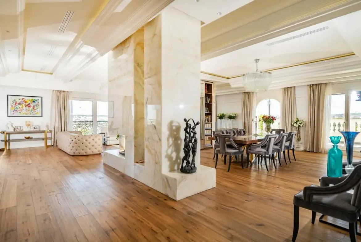 Penthouse in the Diplomatic Quarter with Panoramic Views