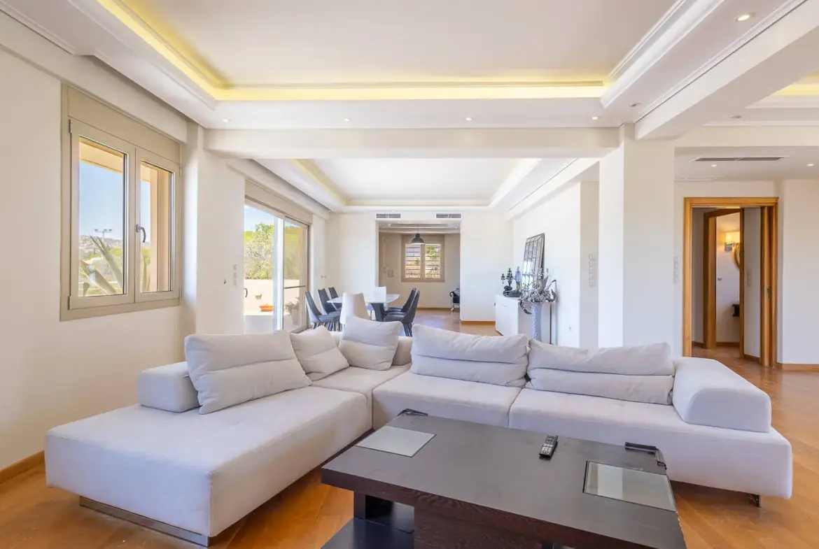 Luxurious 450 sq.m. detached house with a private pool in Agia Marina