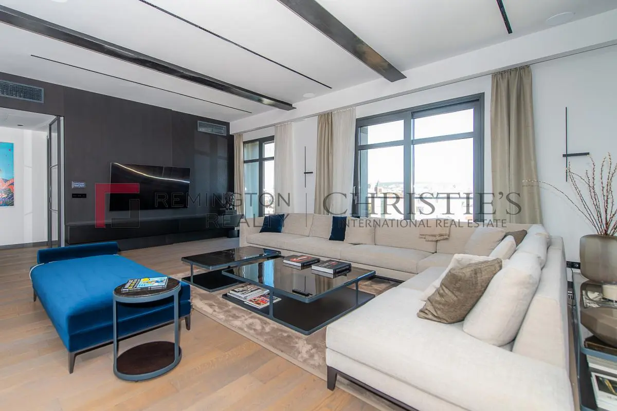 Exclusive Full-Floor Residence in the Heart of the City