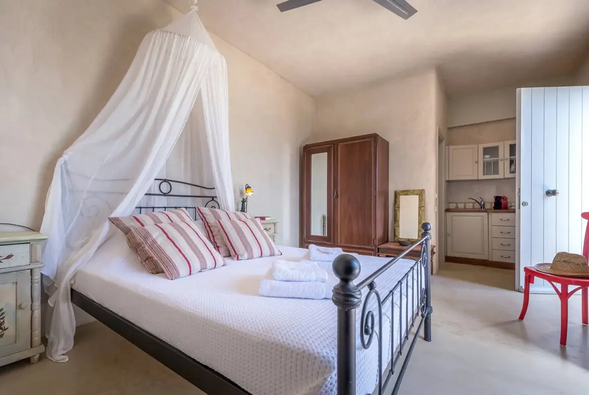 Distinctive-style villa in Kolymbithres, Paros