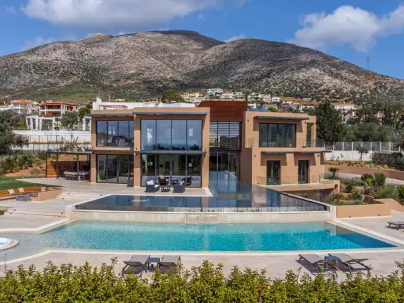 Ultra luxury contemporary villa with infinity views