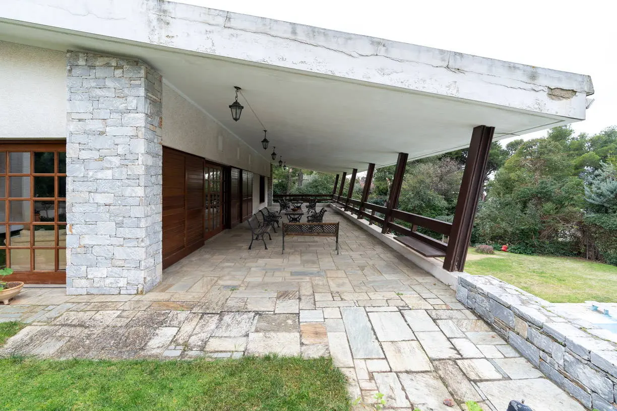 Unique residence with pool in Ekali