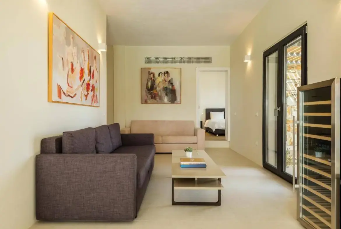 Antiparos exclusive villa with 5 private suites