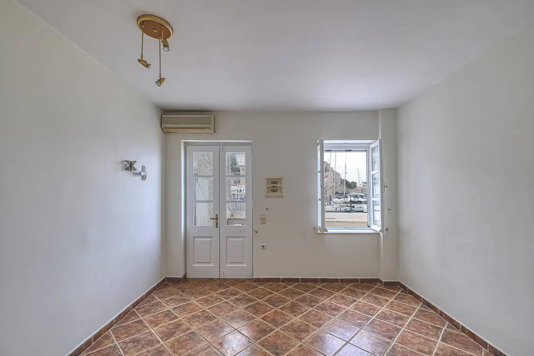 Iconic harbourfront – exclusive opportunity in Hydra