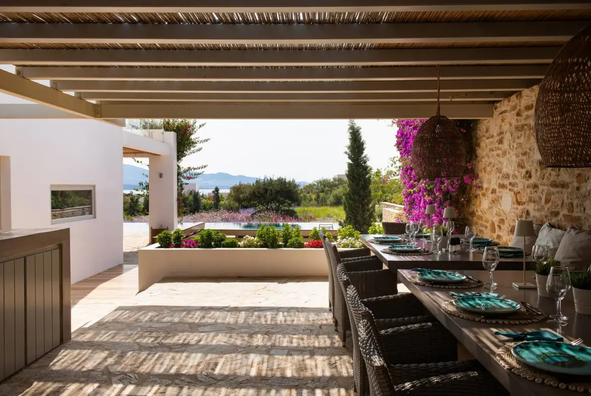 Exclusive Mediterranean estate in Antiparos with panoramic views