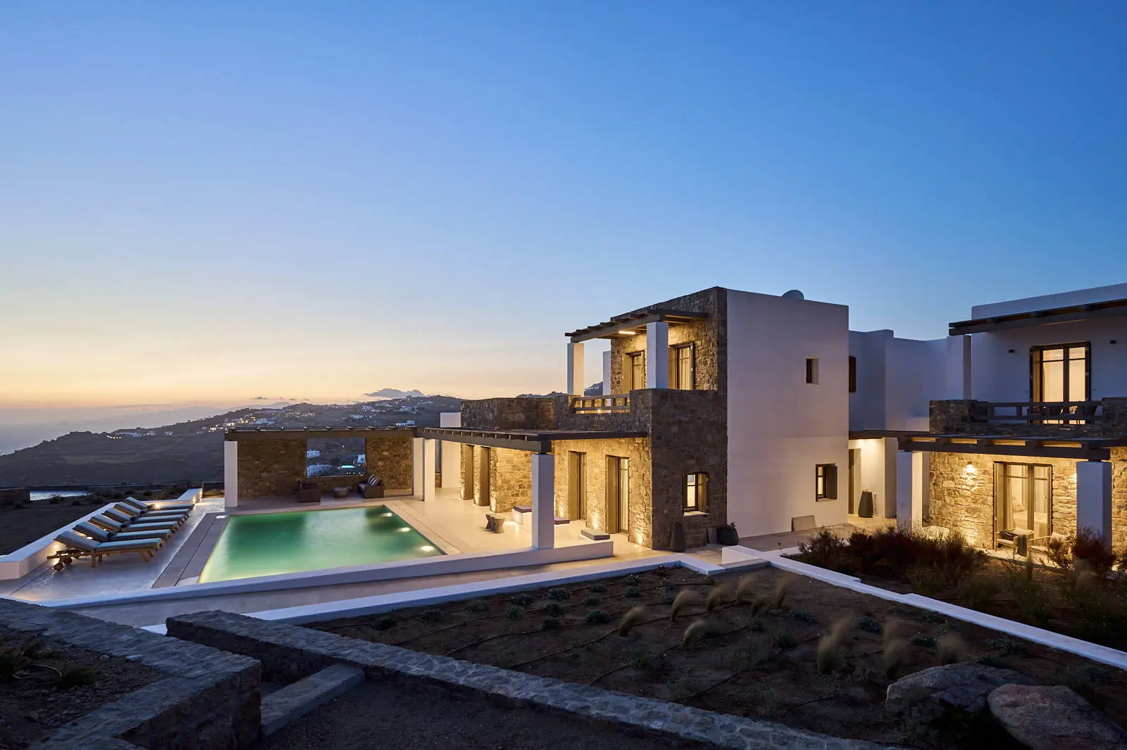 bh-35396a6537f4 Modern and spacious villa in Mykonos