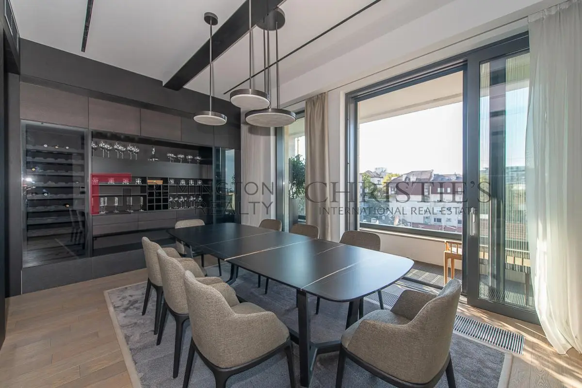 Exclusive Full-Floor Residence in the Heart of the City
