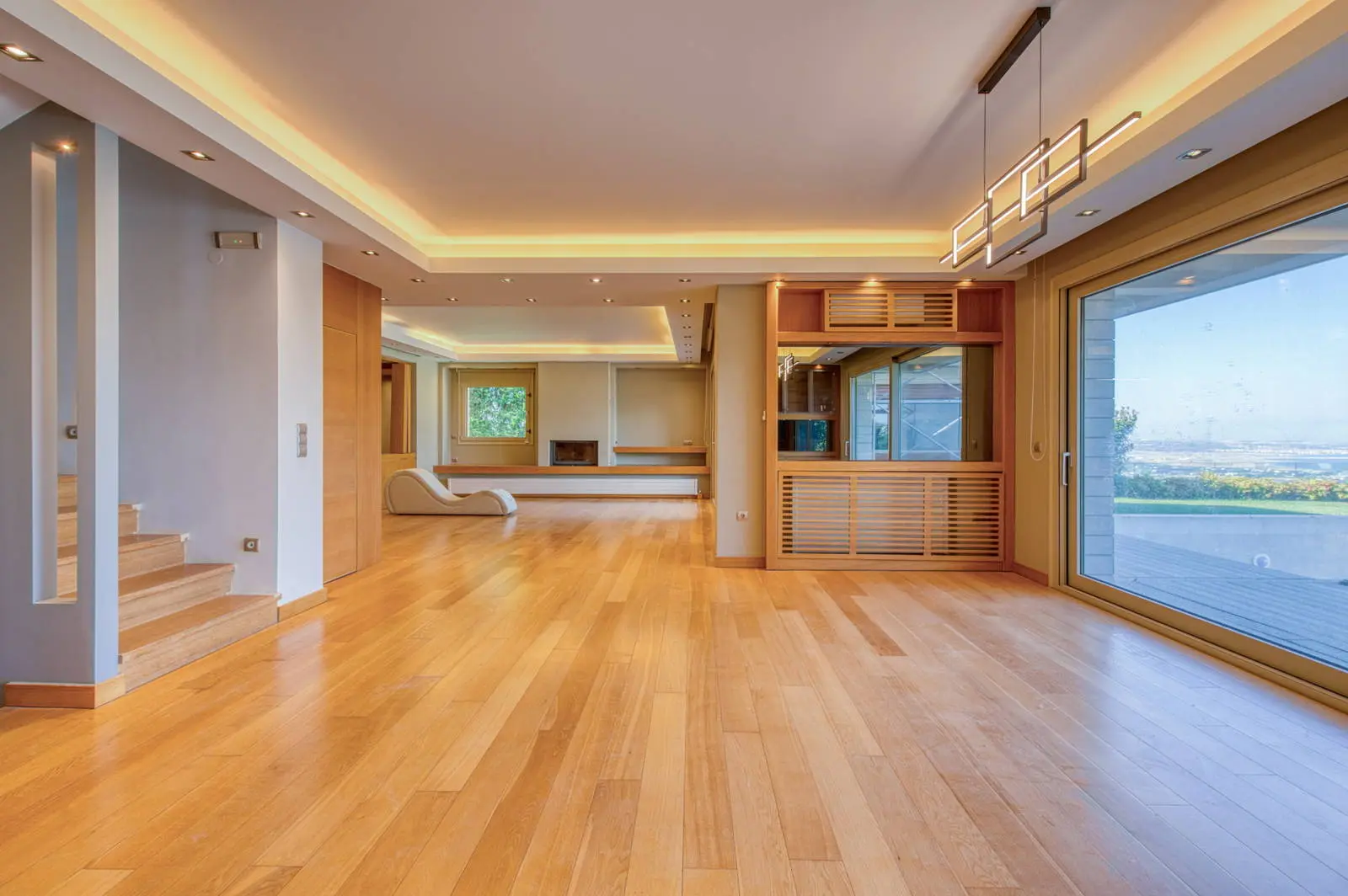 Luxurious detached house of 700 sq.m. of high aesthetics