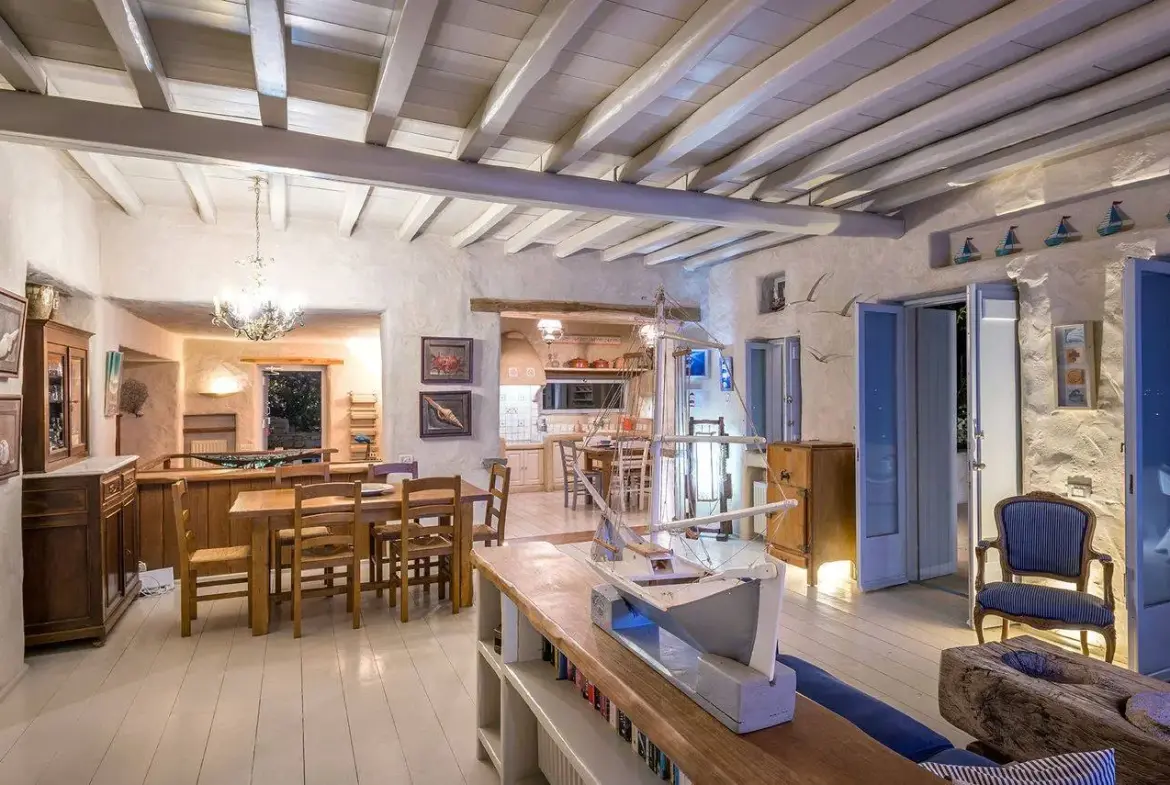 Distinctive-style villa in Kolymbithres, Paros