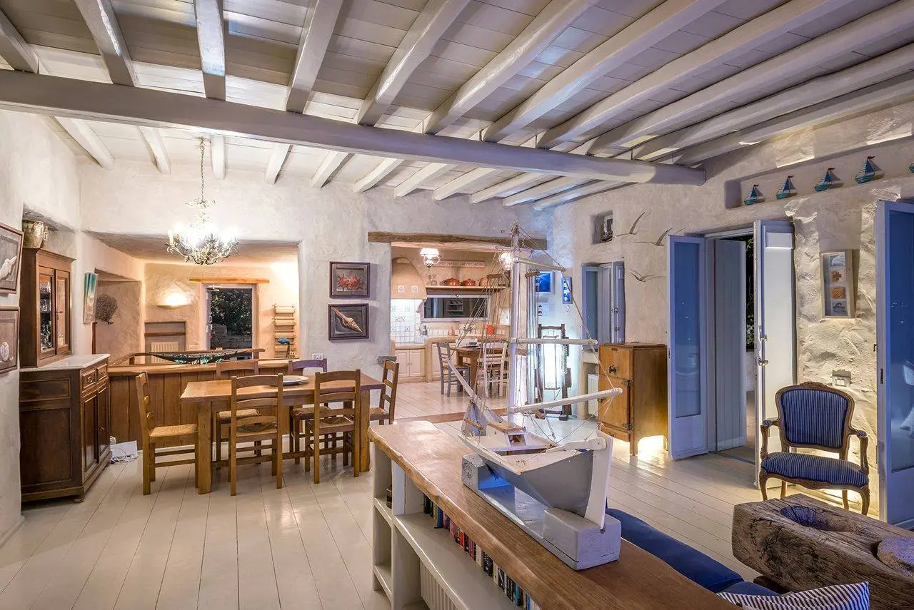 Distinctive-style villa in Kolymbithres, Paros