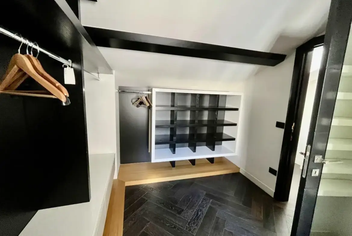 Stylish 4-Room Penthouse Duplex