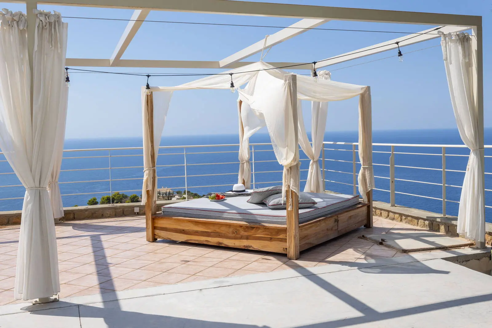 Luxury 560 sqm villa with private pool and complete privacy in Koroni, Messinia