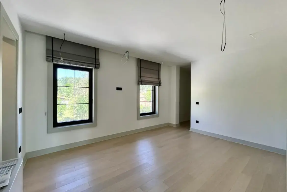 Modern Villa with a Swimming Pool in Avala