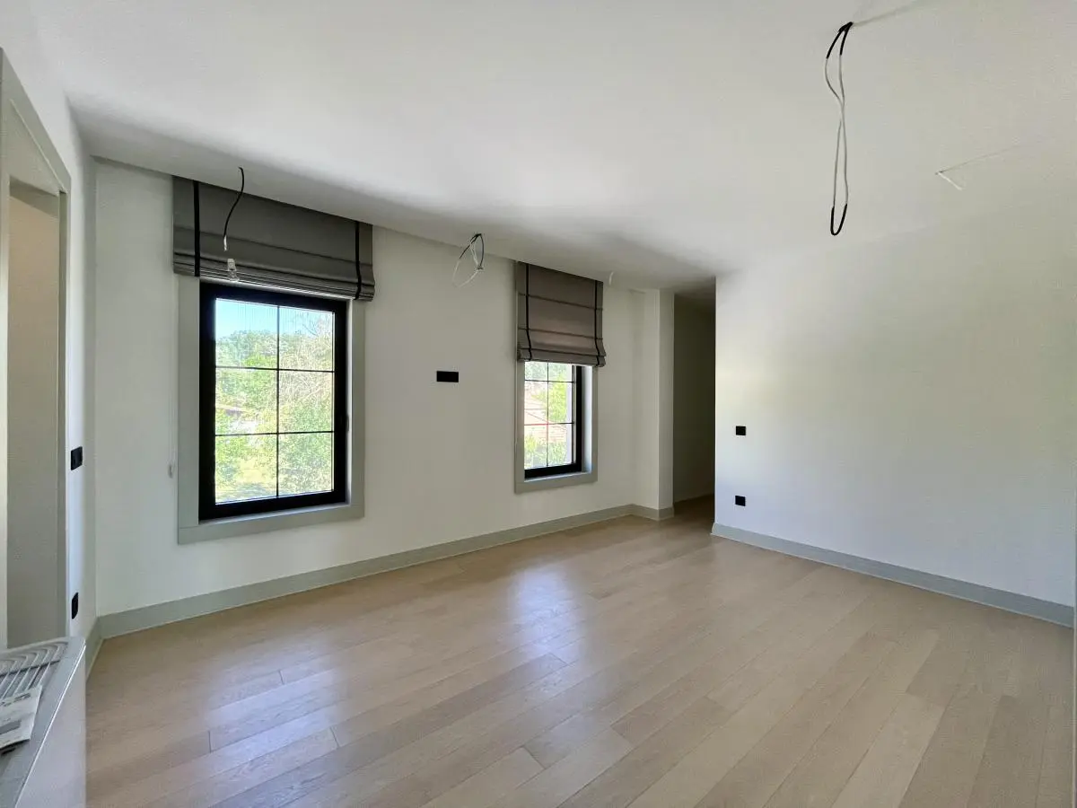 Modern Villa with a Swimming Pool in Avala