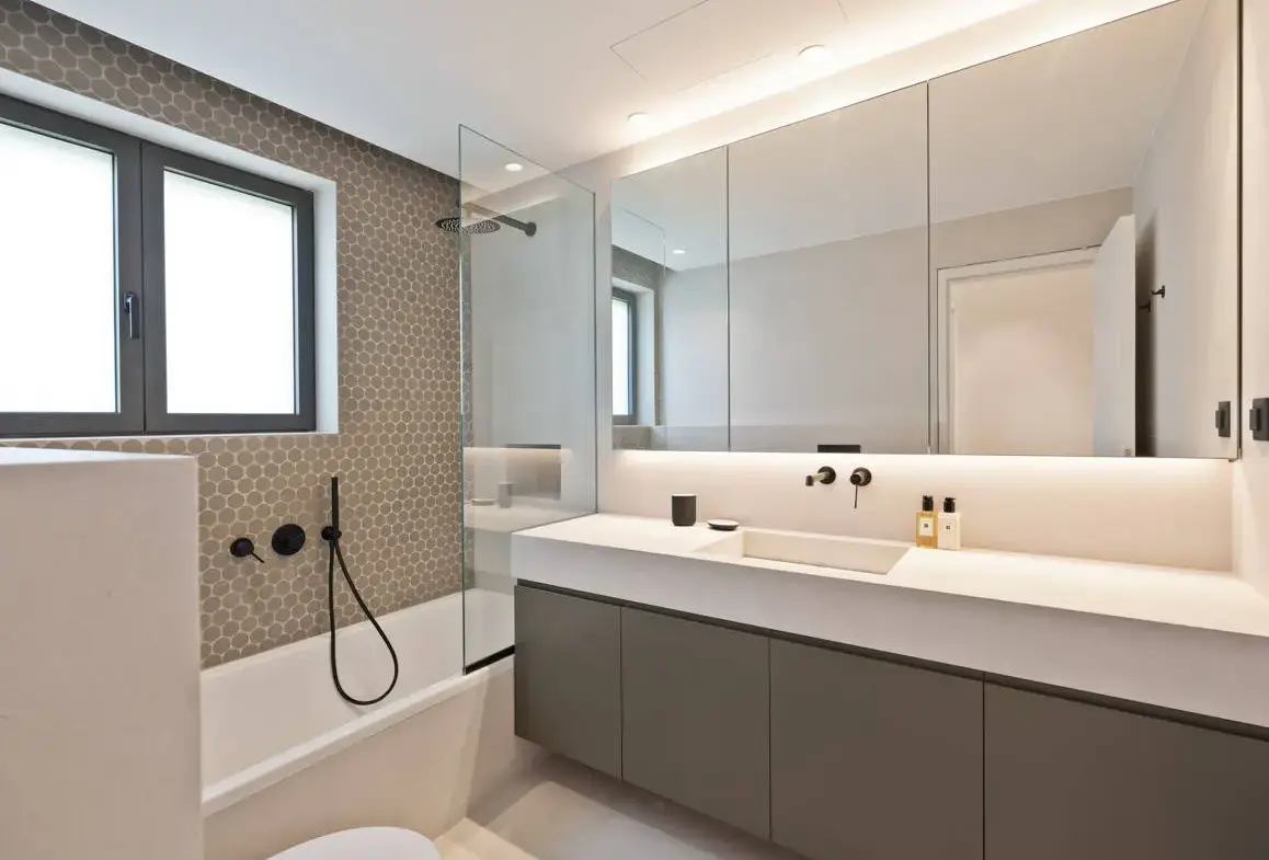 Luxury detached residence in Vouliagmeni I Ready to move in
