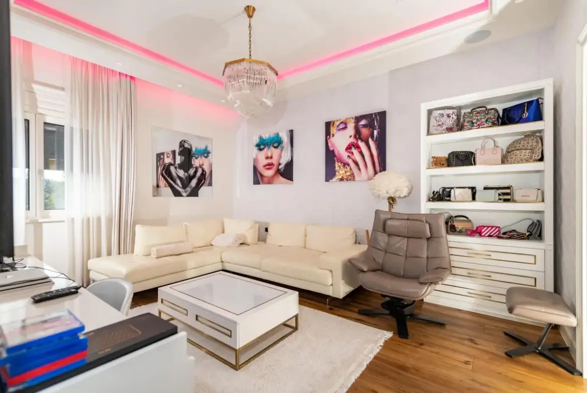 Penthouse in the Diplomatic Quarter with Panoramic Views