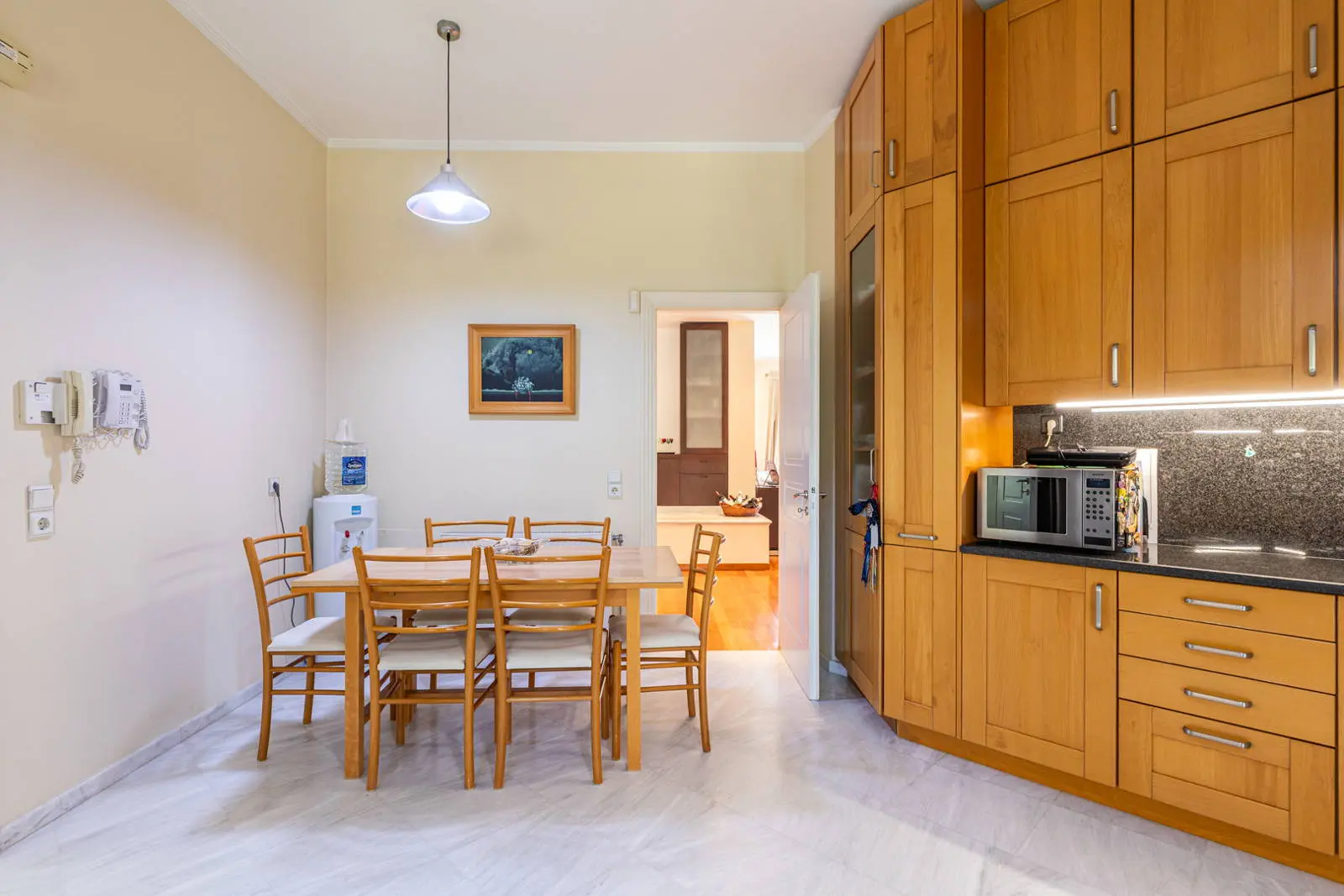 Distinguished residence with pool in Corfu suburbs