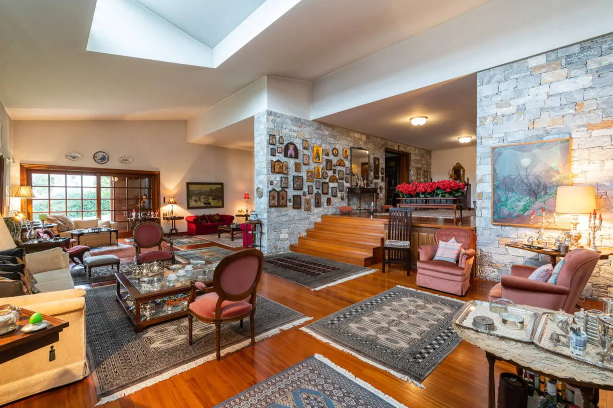 Unique residence with pool in Ekali