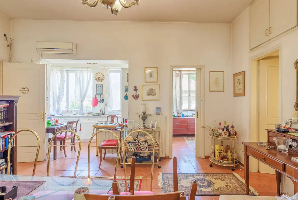 Historic detached house in Plaka with large courtyard