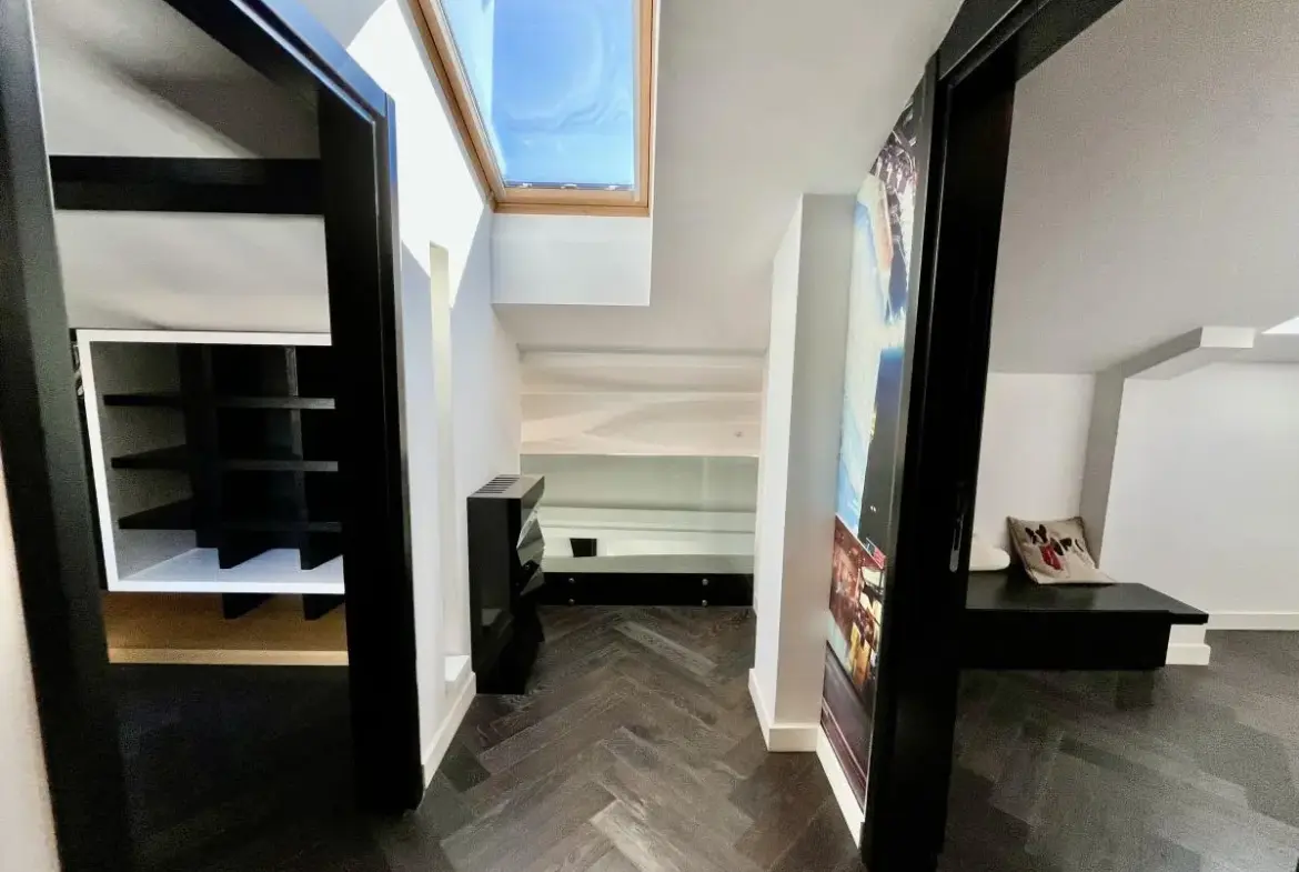Stylish 4-Room Penthouse Duplex
