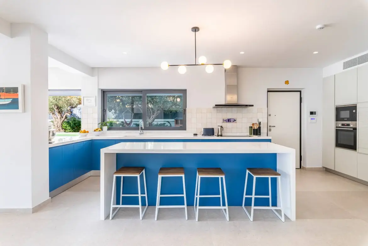 Exquisite modern villa in Vari with breathtaking paradise garden and pool