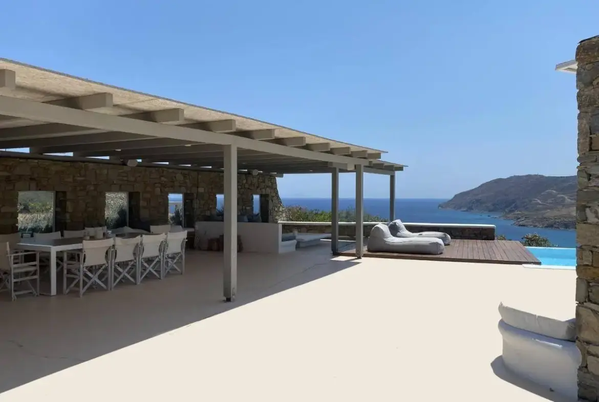 Luxurious villa overlooking the Aegean Sea, Mykonos