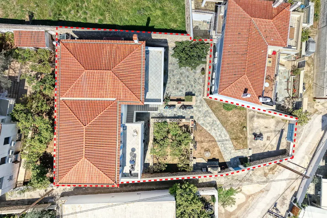 Private estate with two residences in the heart of Spetses
