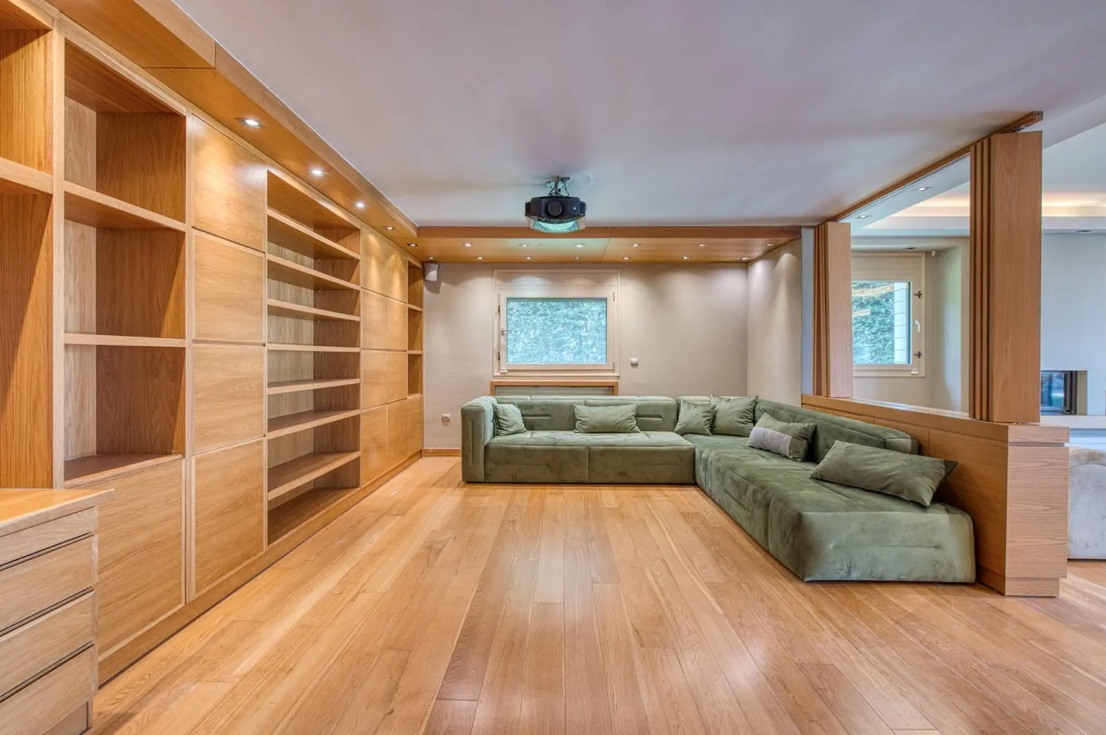 Luxurious detached house of 700 sq.m. of high aesthetics