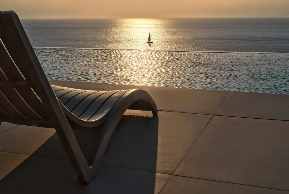 Big Blue Estate – An architectural masterpiece in Andros