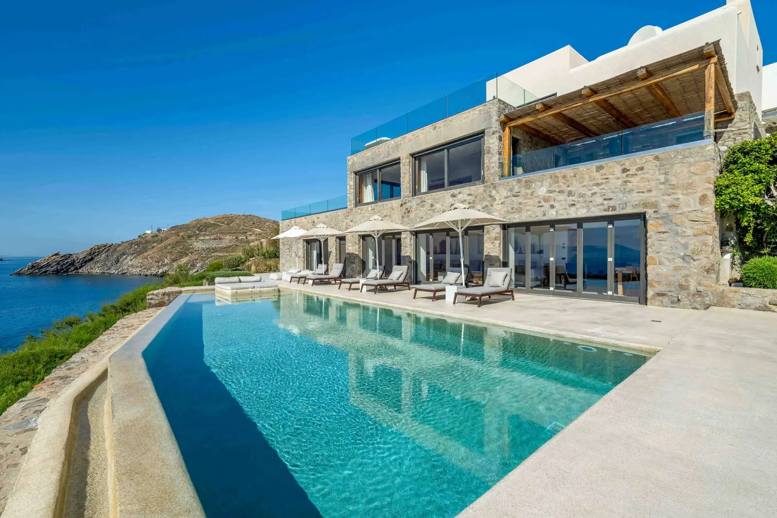 bh-4223da4f3a44 Exclusive waterfront 6-Bedroom villa in a private gated community in Mykonos