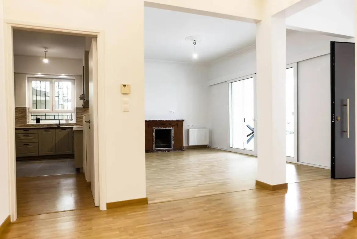 Duplex house with garden and garage in Palaio Psychiko