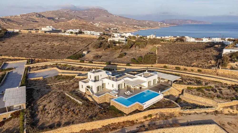 Luxurious villa overlooking the Aegean Sea, Mykonos