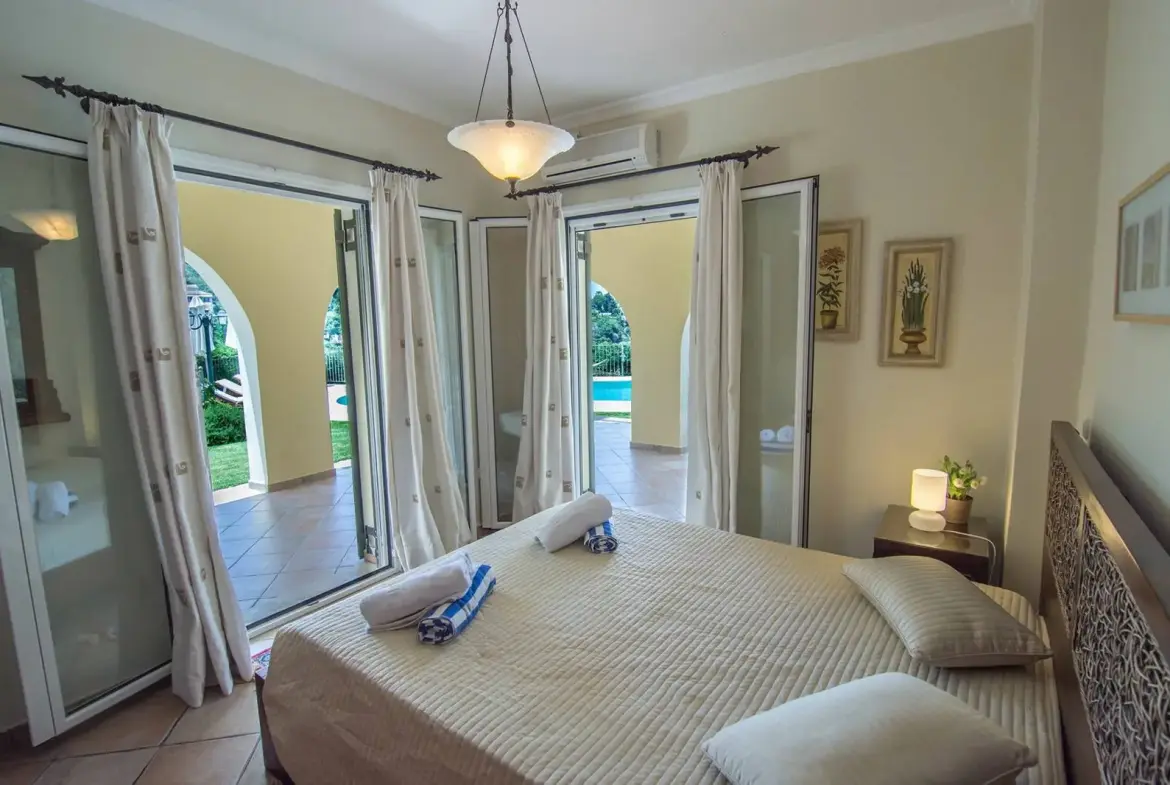 Luxury 3-villa estate with sea views & pool in Kassiopi, North Corfu