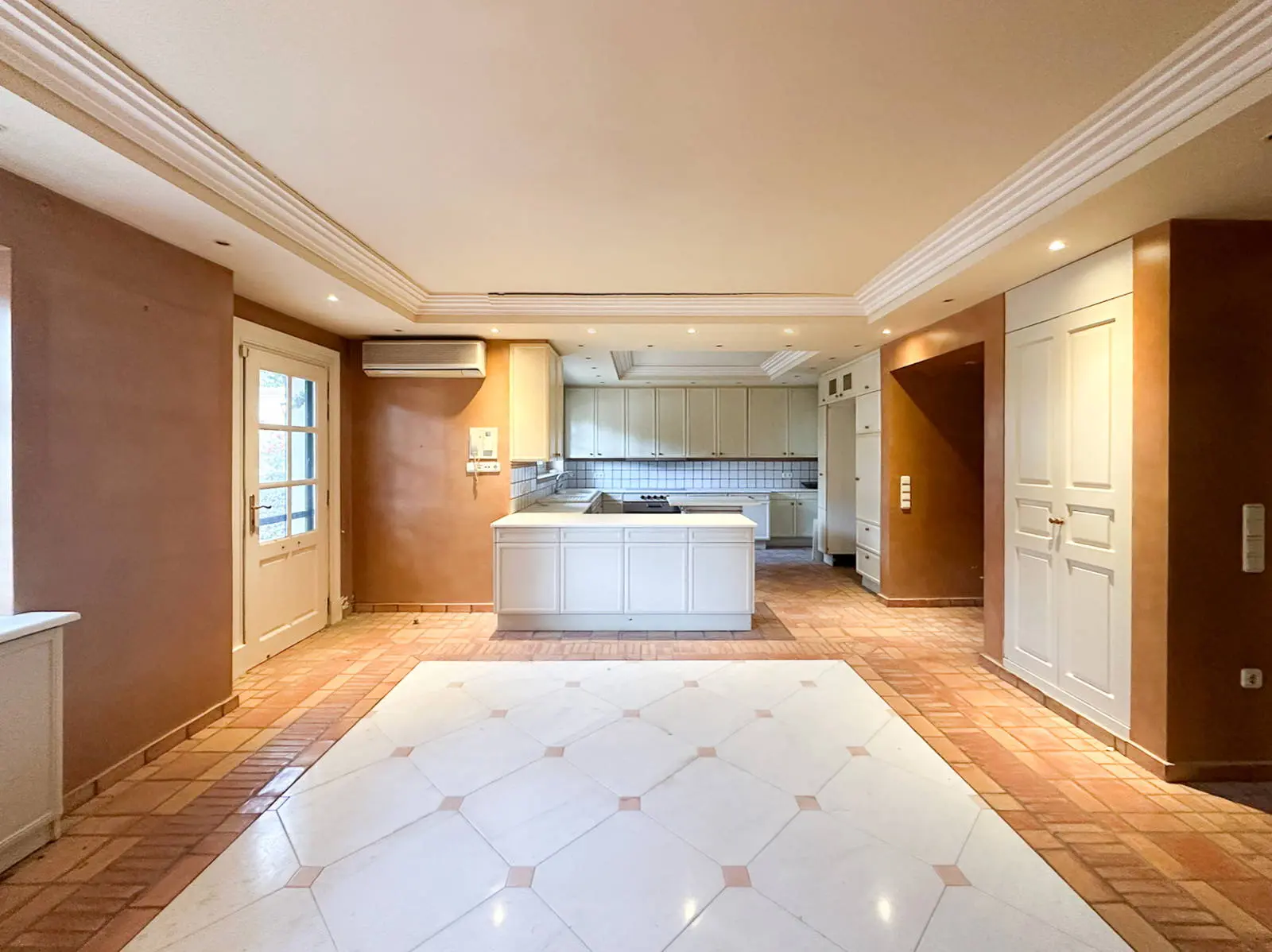 Stylish mansion comprising two residences & a large swimming pool in Nea Erythraia