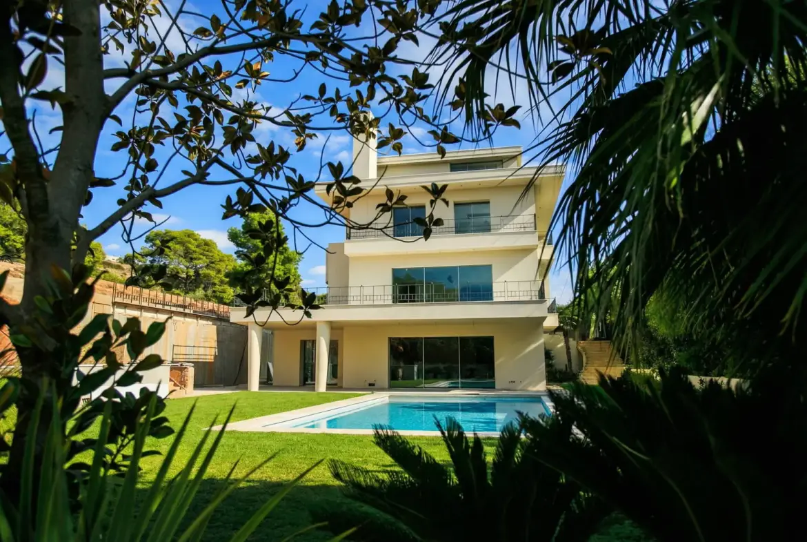 Impressive unfinished five-level villa with swimming pool & wellness area