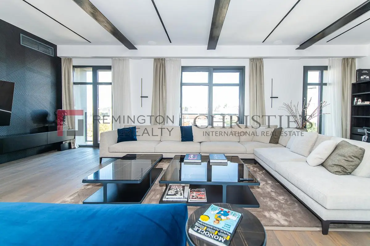 Exclusive Full-Floor Residence in the Heart of the City