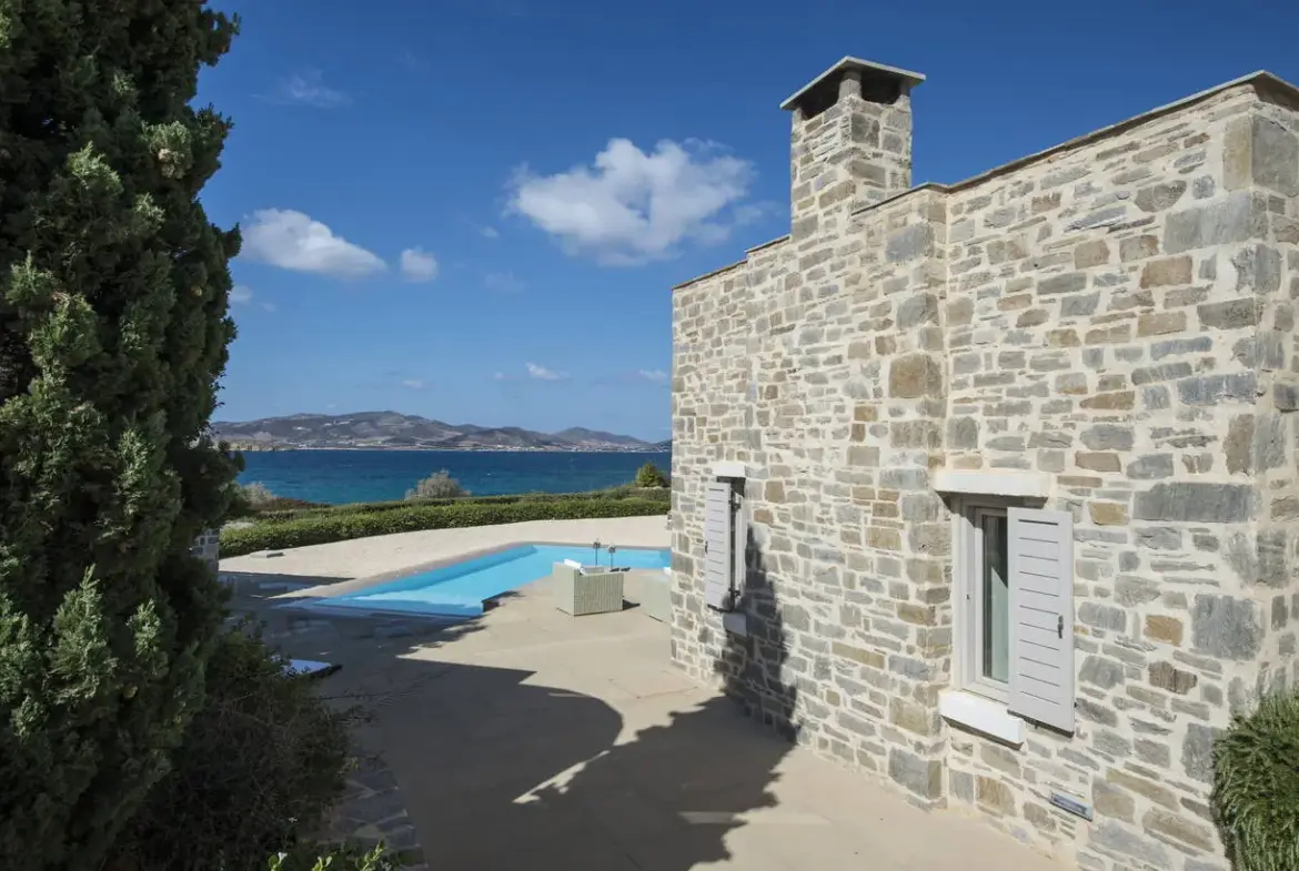 Venus:Beachfront Mansion with Vineyard and Pool in Paros