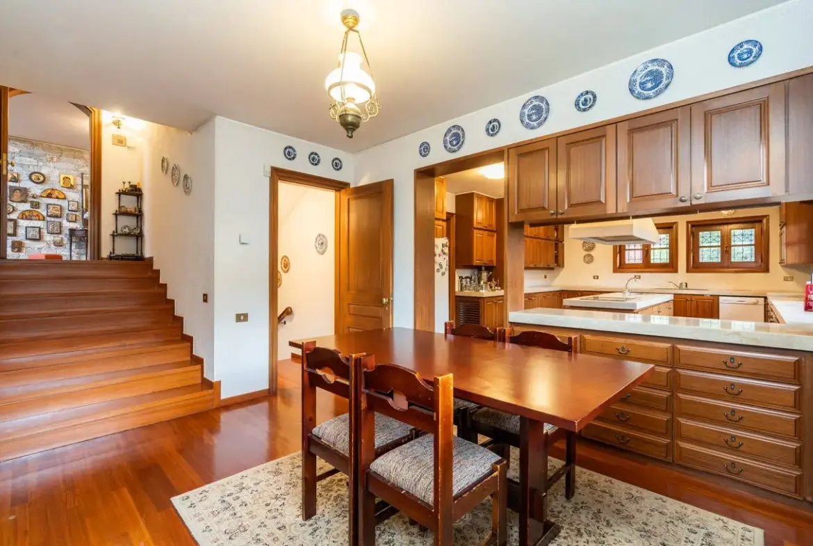 Unique residence with pool in Ekali