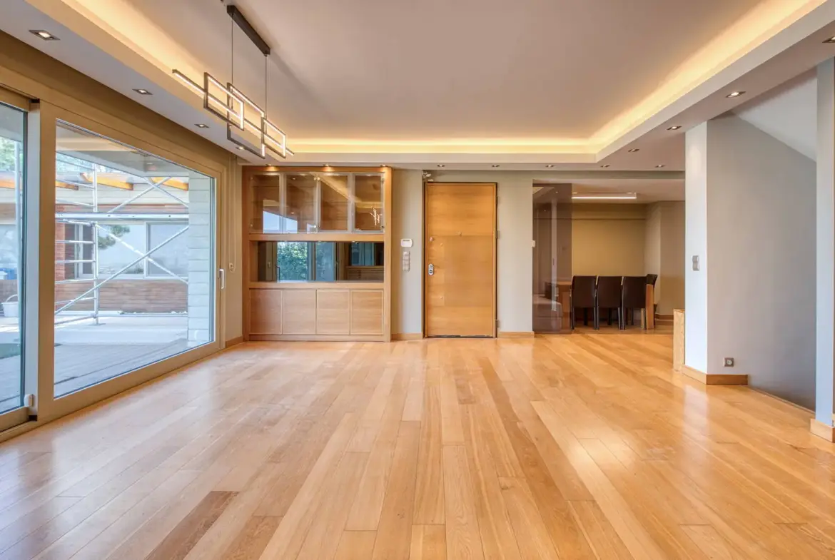 Luxurious detached house of 700 sq.m. of high aesthetics