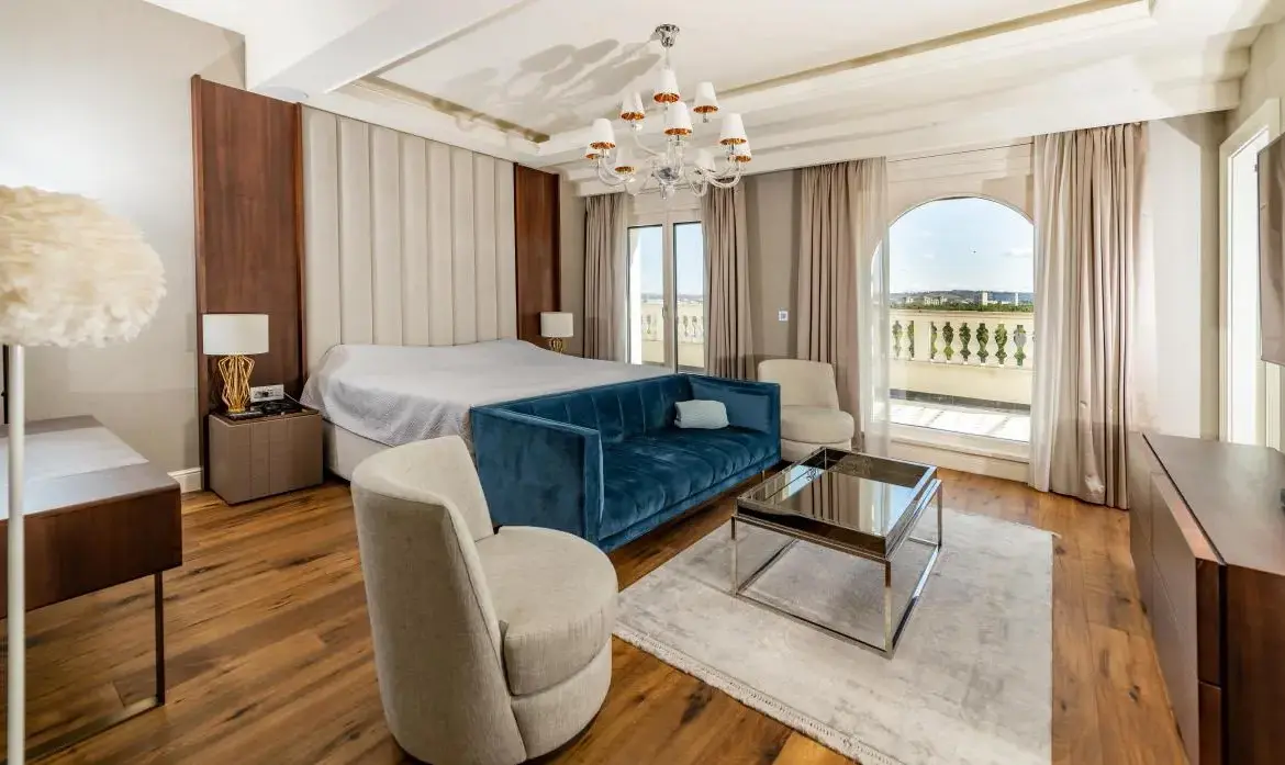 Penthouse in the Diplomatic Quarter with Panoramic Views