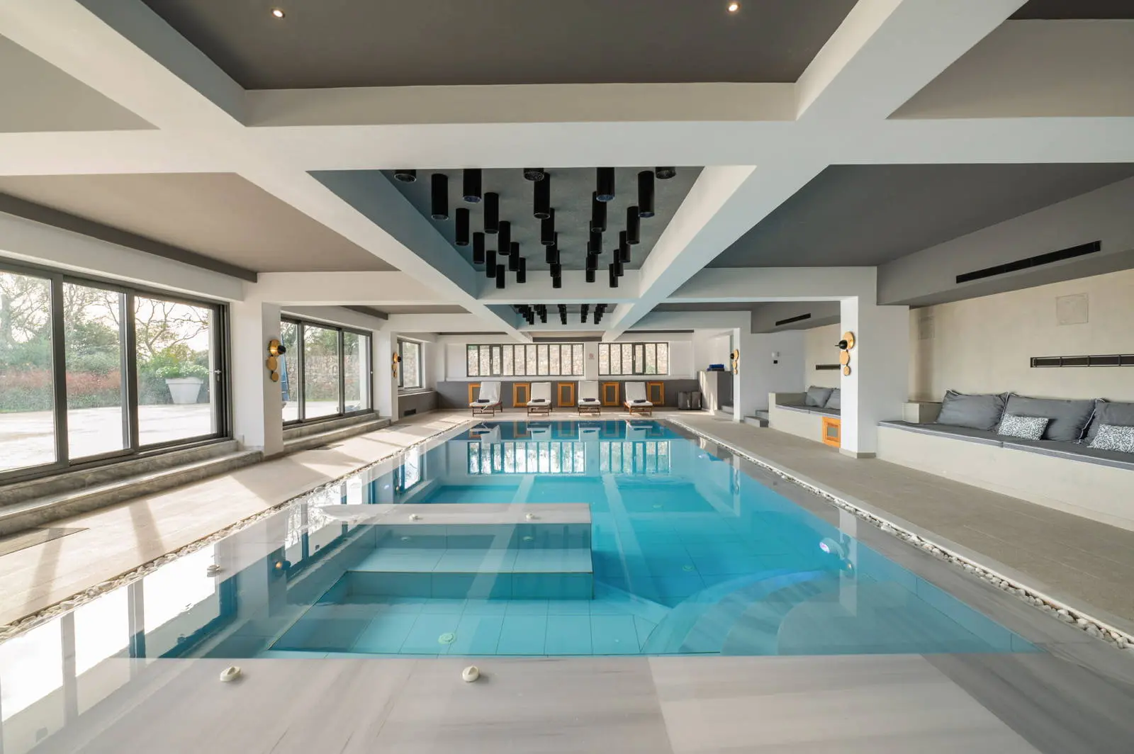 High-End villa with gym & jacuzzi in Corfu