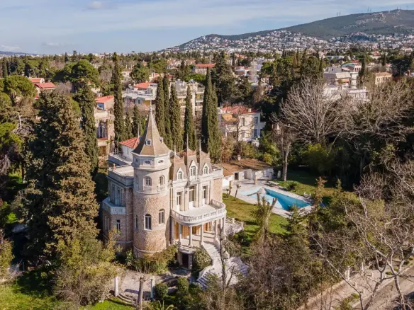 Timeless 1,070 sq.m. mansion